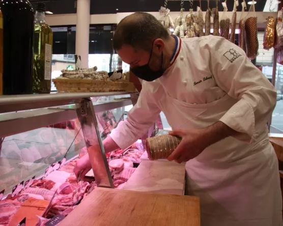 Un jour avec Romain Lebœuf, artisan boucher